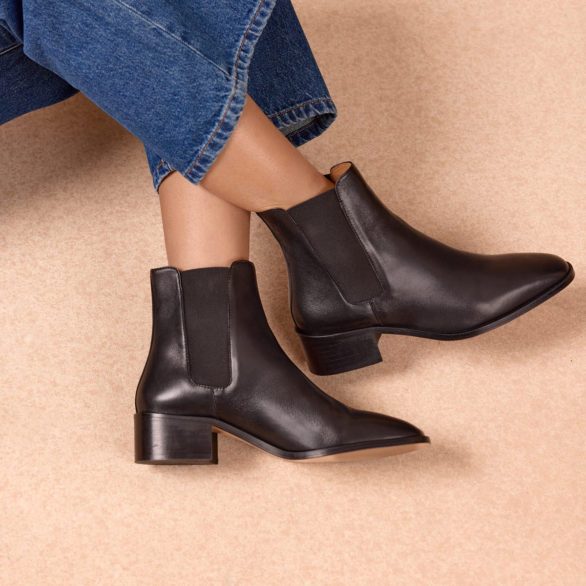 Stiefeletten aus glattem schwarzem Leder für Damen