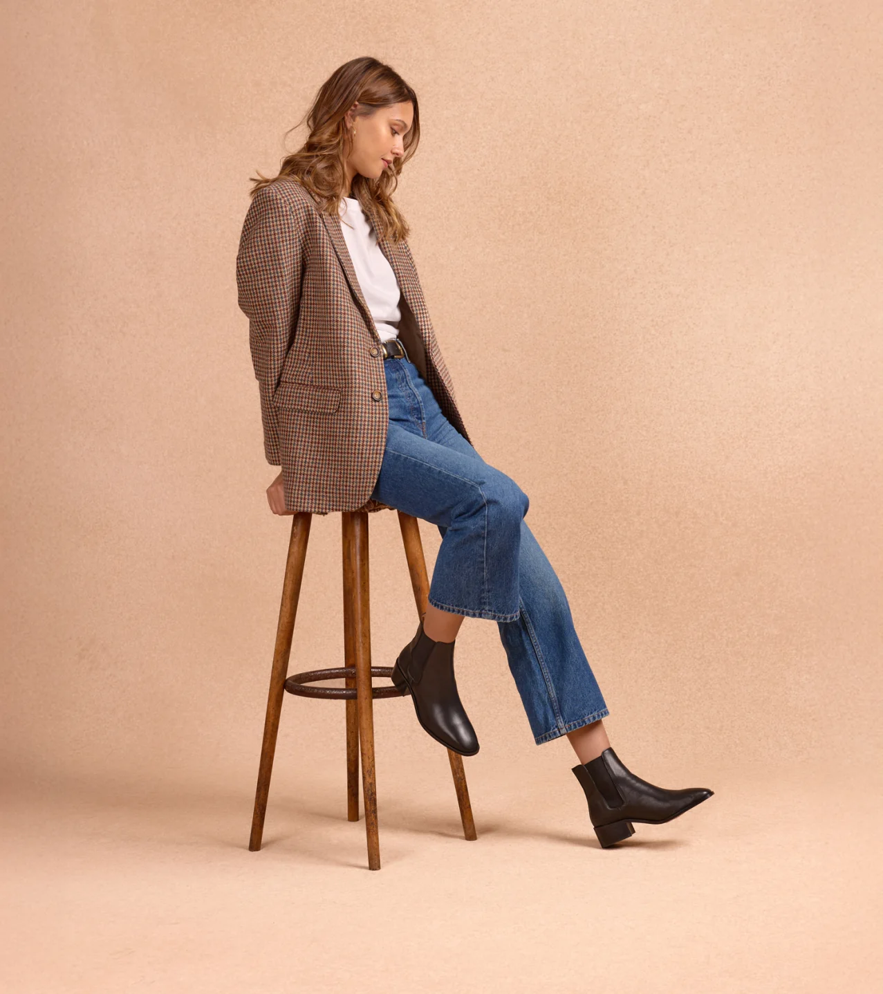 women's black leather ankle boots with low heels