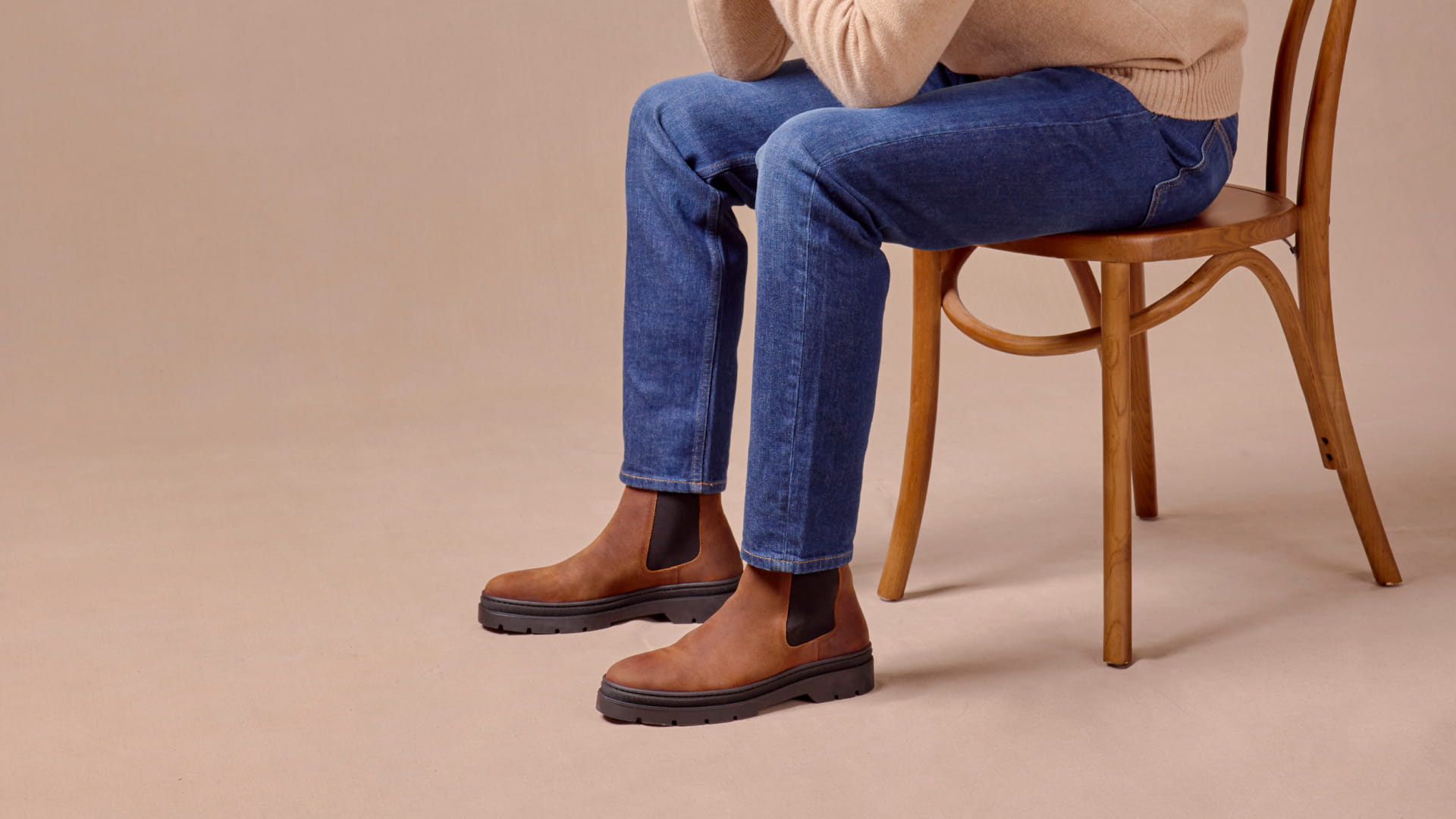 bottines en cuir ecorce et noir pour homme