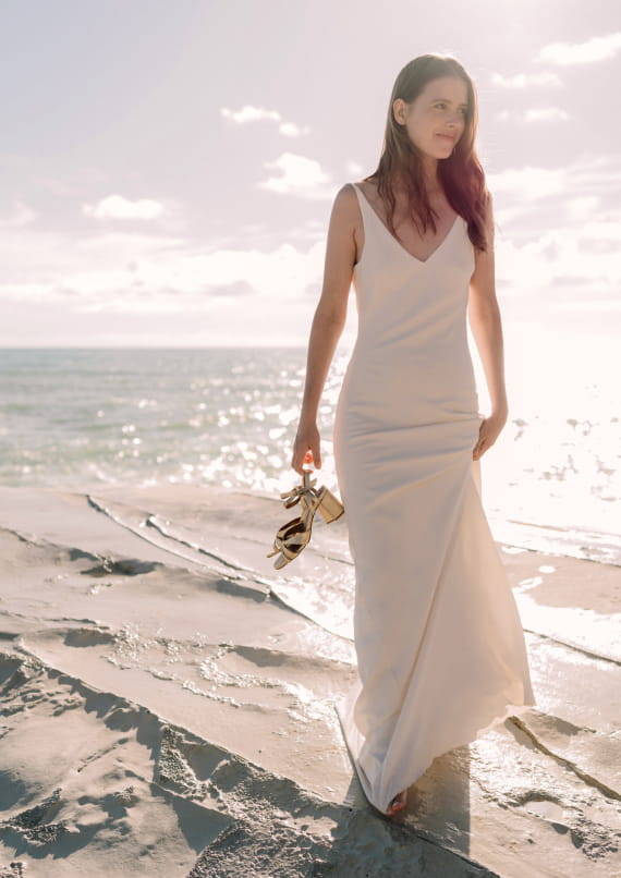 goldfarbene absatzsandalen aus leder für damen