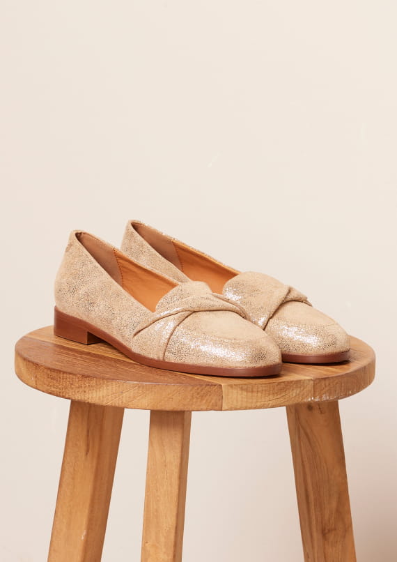 mocassins élégants en cuir doré pour femme