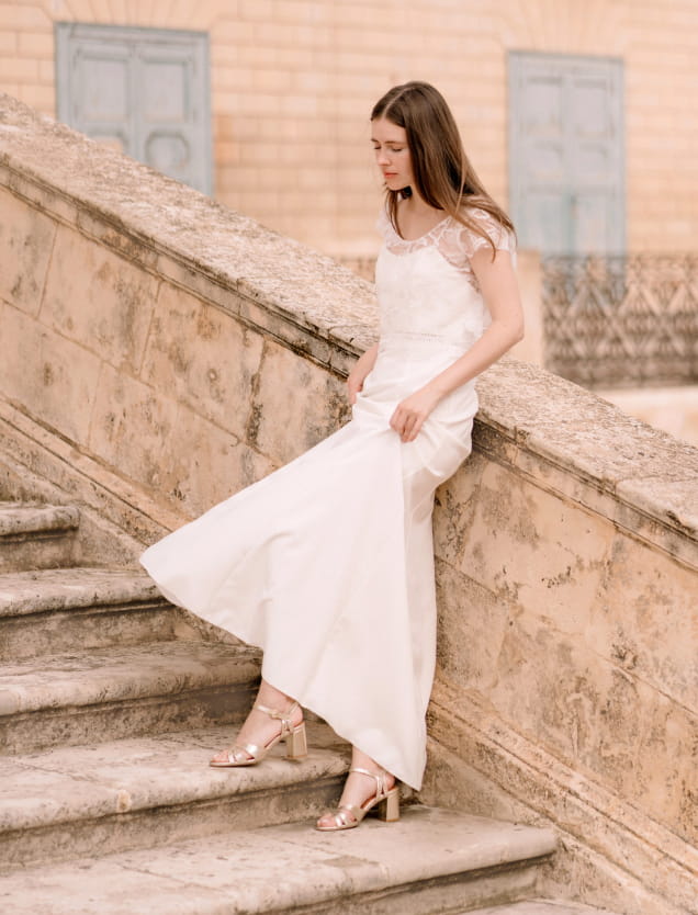 sandales à talons dorées pour femme