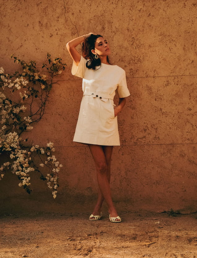 women's flat sandals in light yellow leather