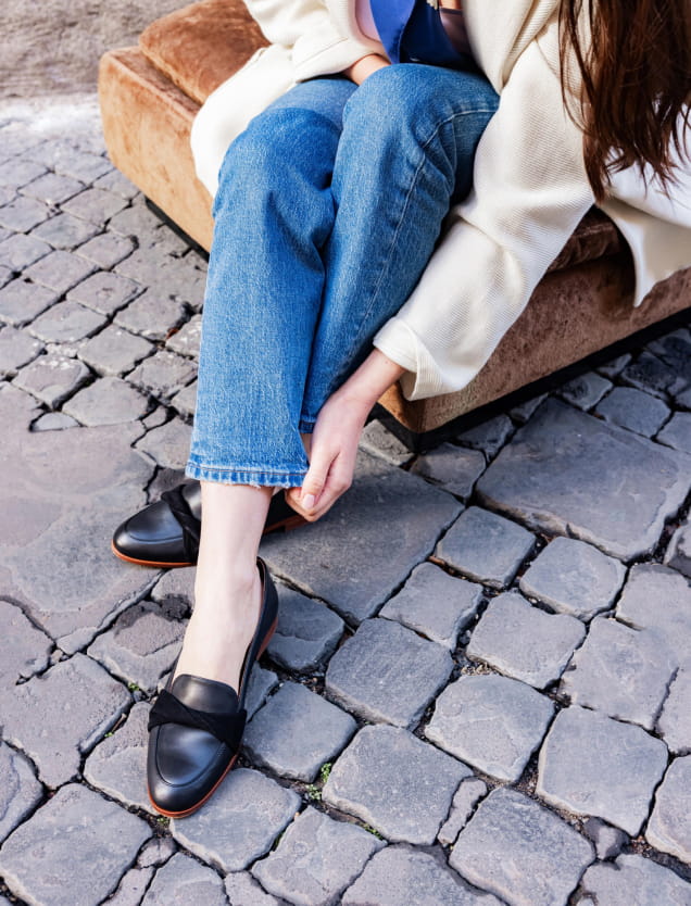 mocassins en cuir noir pour femme