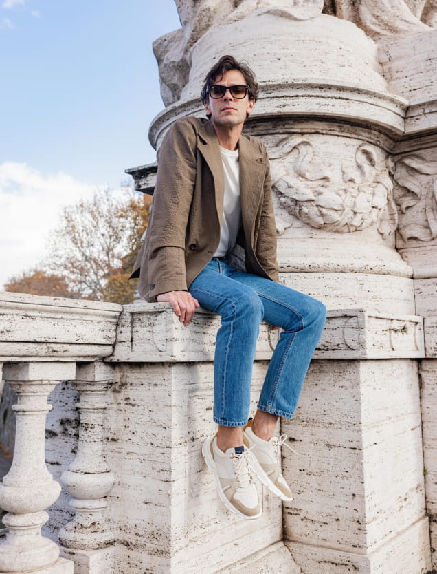 sneakers aus weißem und beigem leder für herren