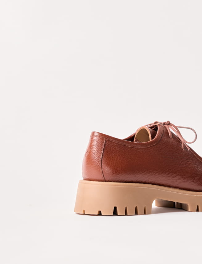 Janet - Genarbtes Cognac