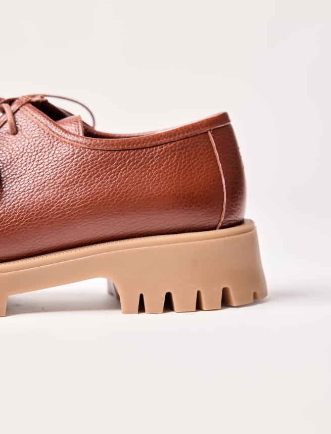 Janet - Genarbtes Cognac