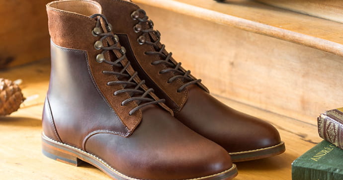 pied de biche combat boots