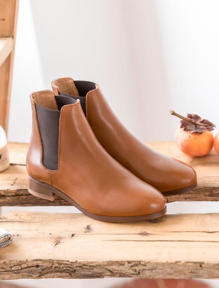 pied de biche chelsea boots