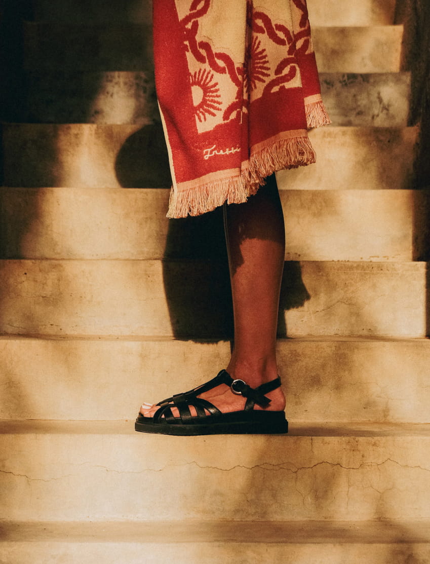 flat black leather sandals for women