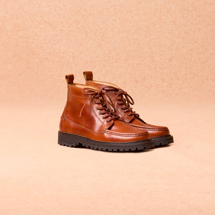 Men's chukka commando with lugged sole