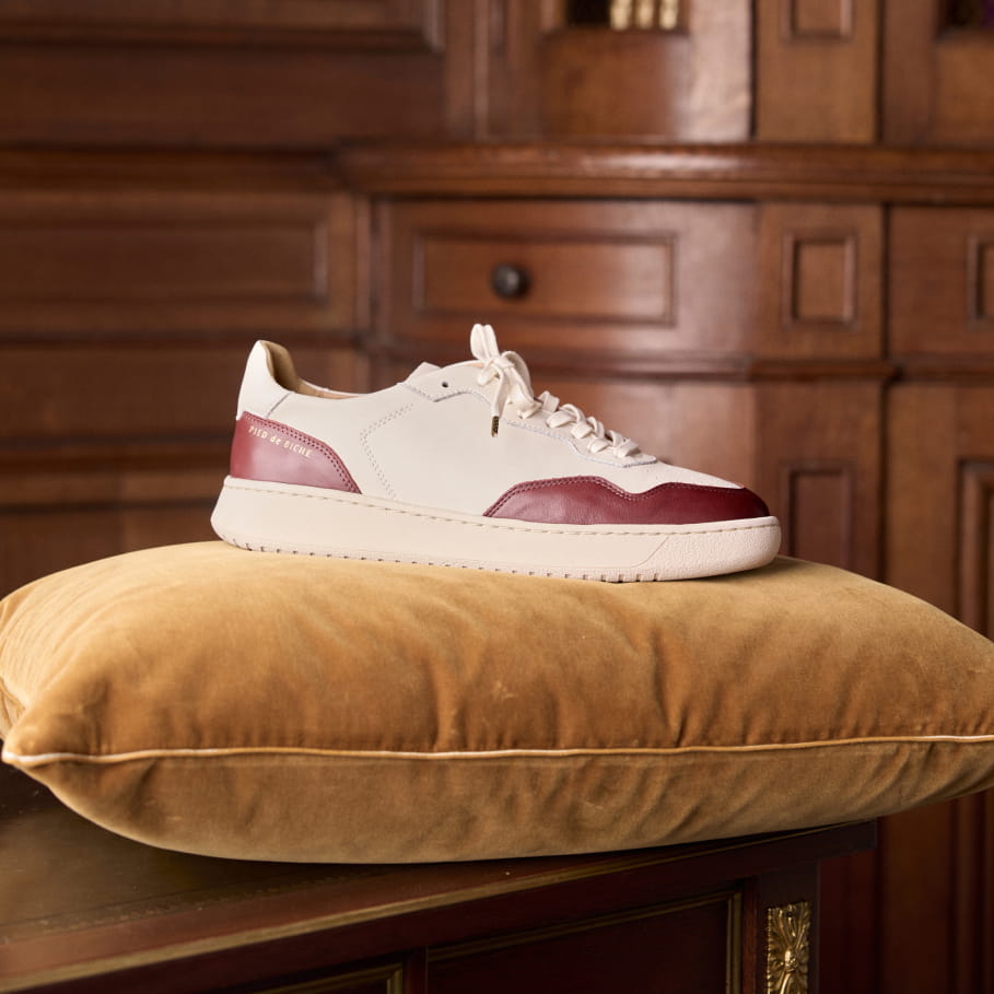 sneakers en cuir blanc et bourgogne pour homme