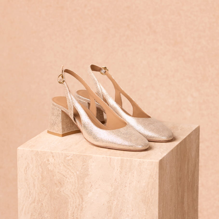 Damen-Pumps aus goldfarbenem Leder