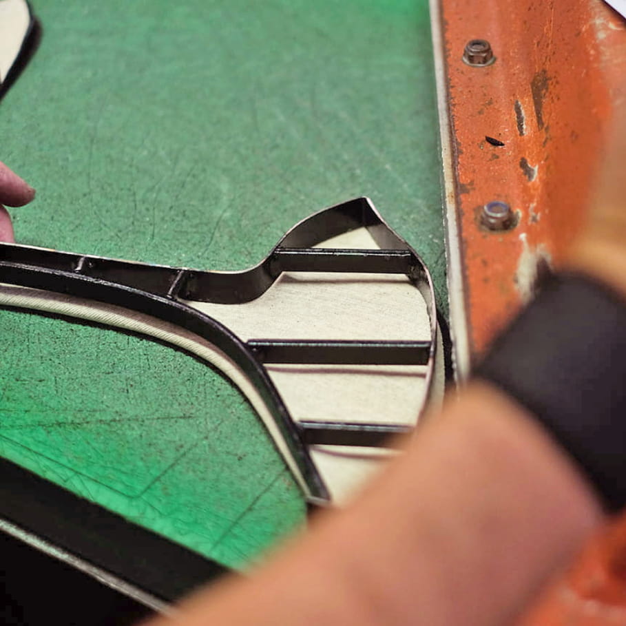 découpe des cuirs pour création chaussures