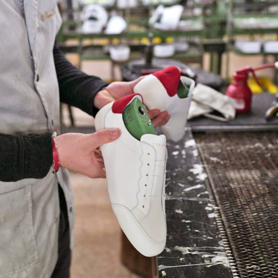 assembly of leathers for creation shoes