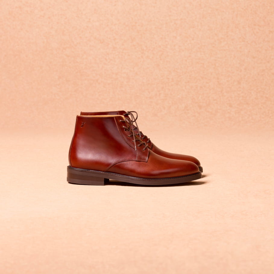 chukka boots in burgundy smooth leather for men