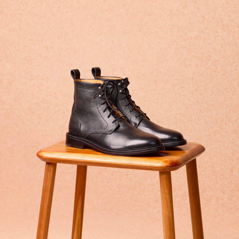 combat boots aus schwarzem genarbtem Leder für Herren