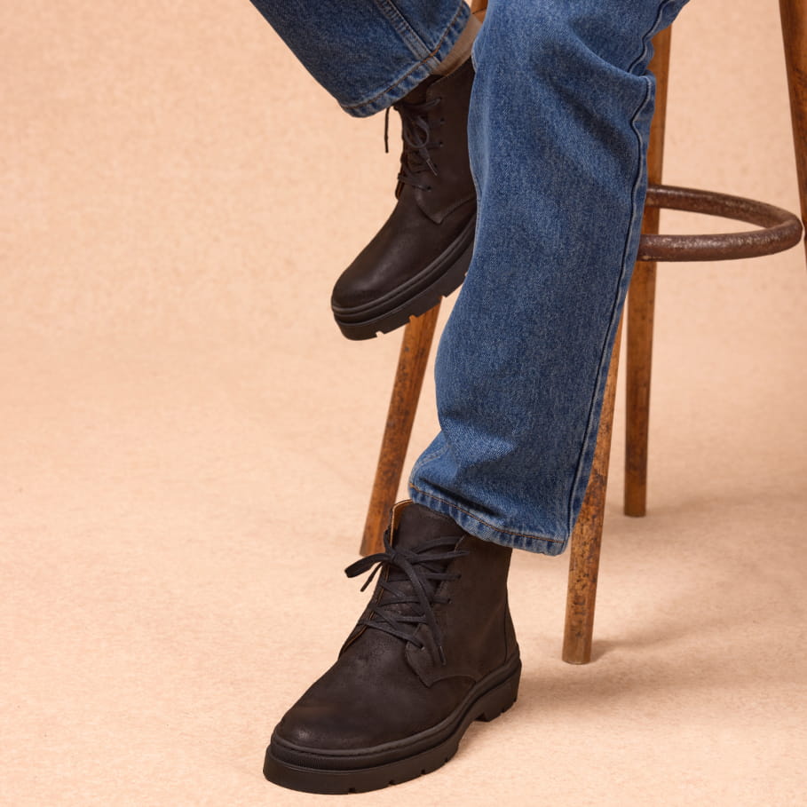 chukka boots en cuir noir pour homme