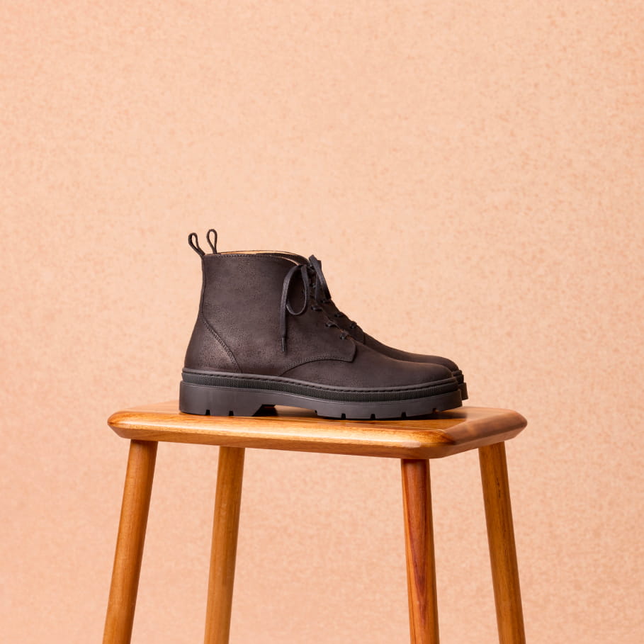 black leather chukka boots for men