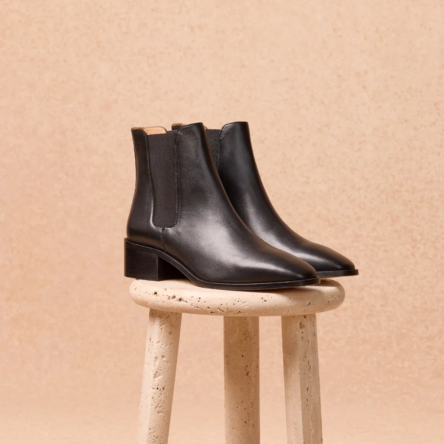 black leather low-heeled chelsea boots for women