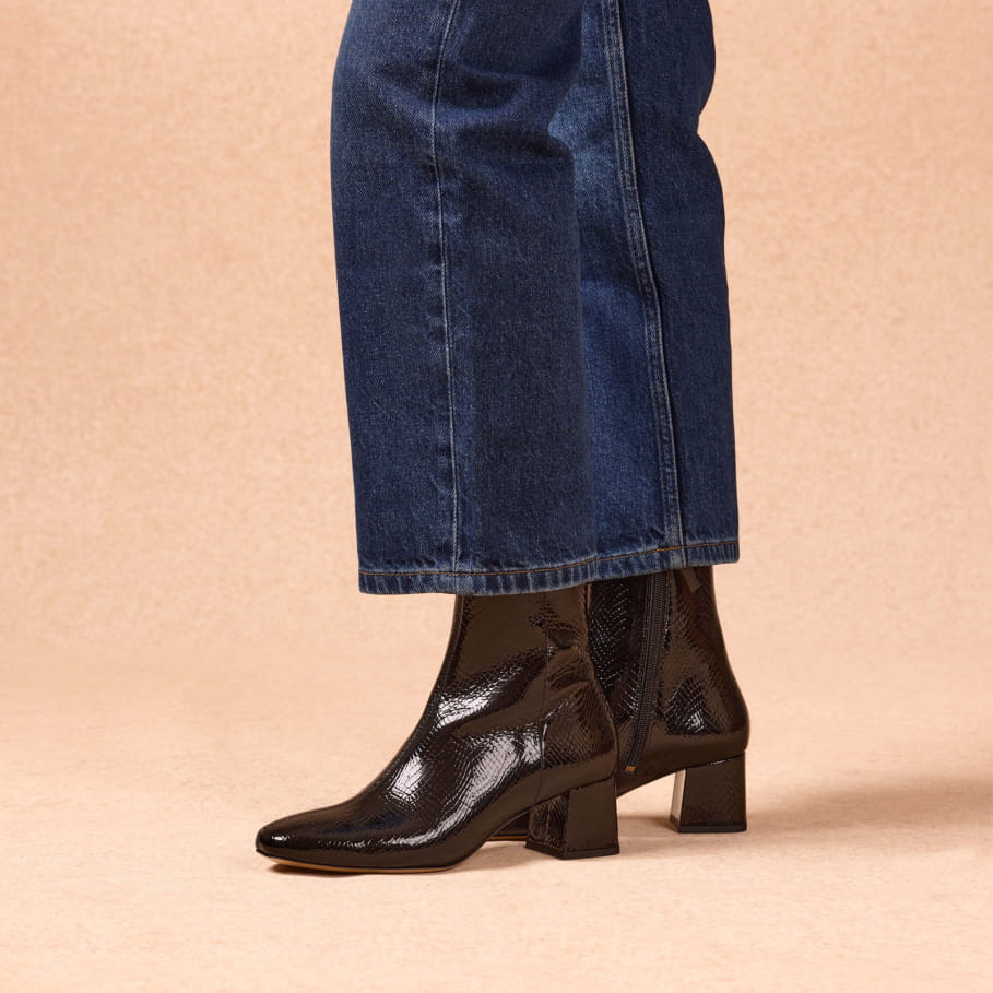 bottines à talons en cuir noir reptile pour femme