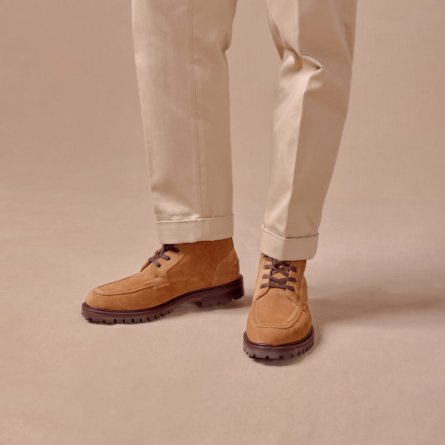 combat boots en cuir velours camel pour homme