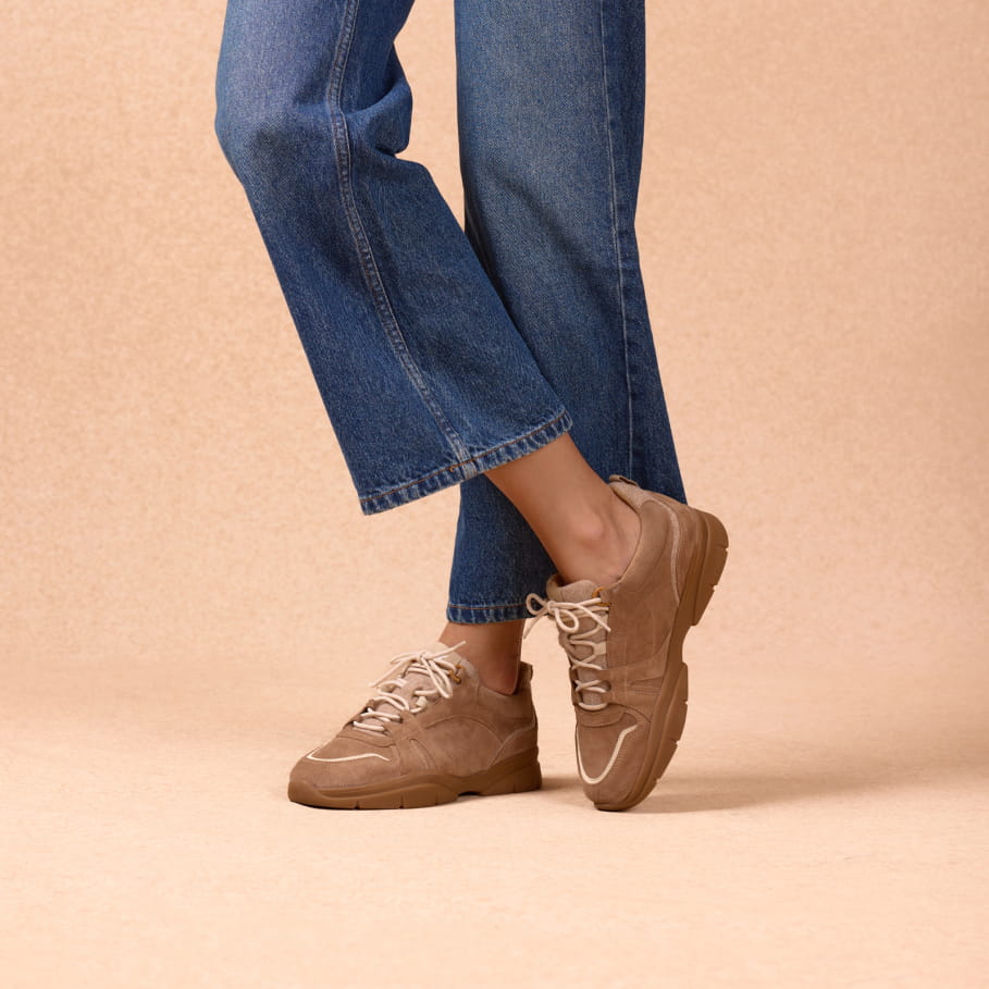 sneakers en cuir taupe pour femme