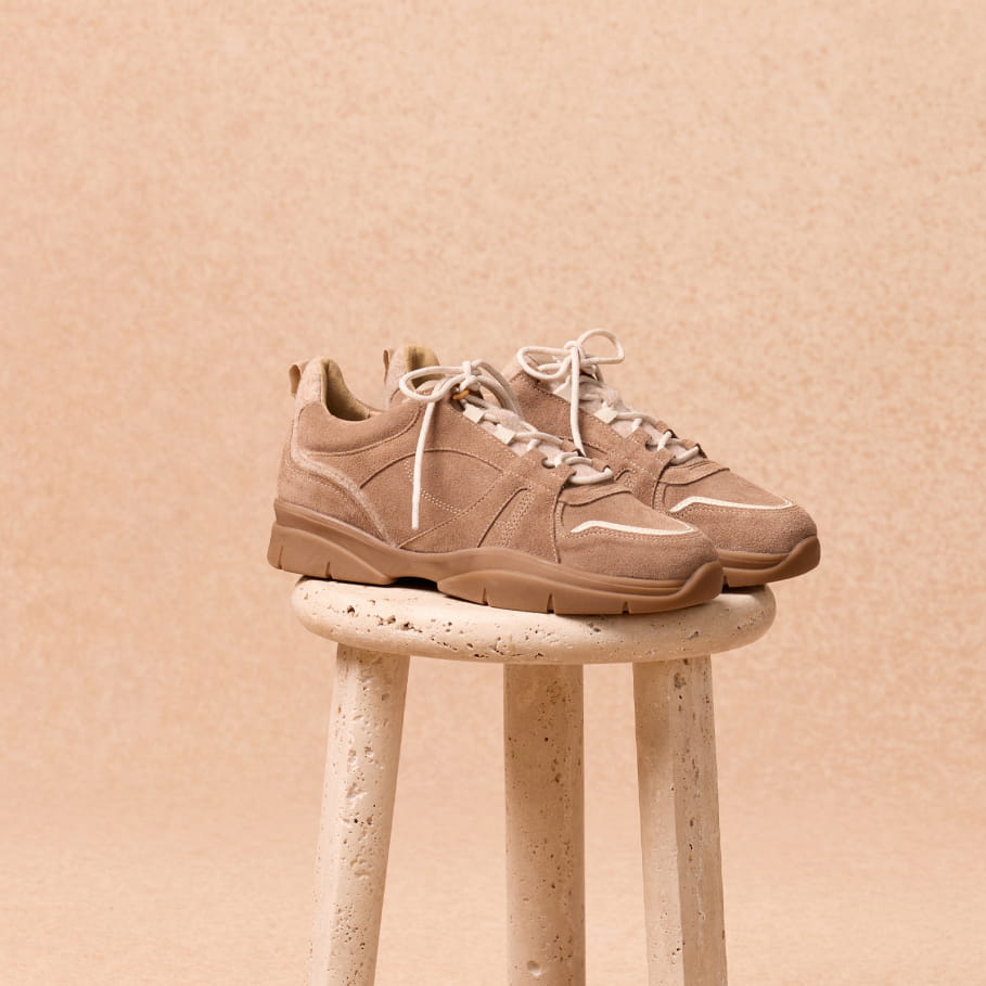 Sneaker aus taupefarbenem Leder für Damen