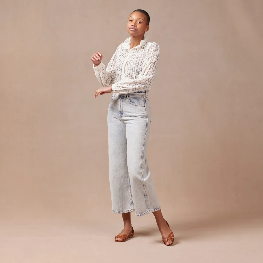 Women’s classic brown smooth leather flat sandals