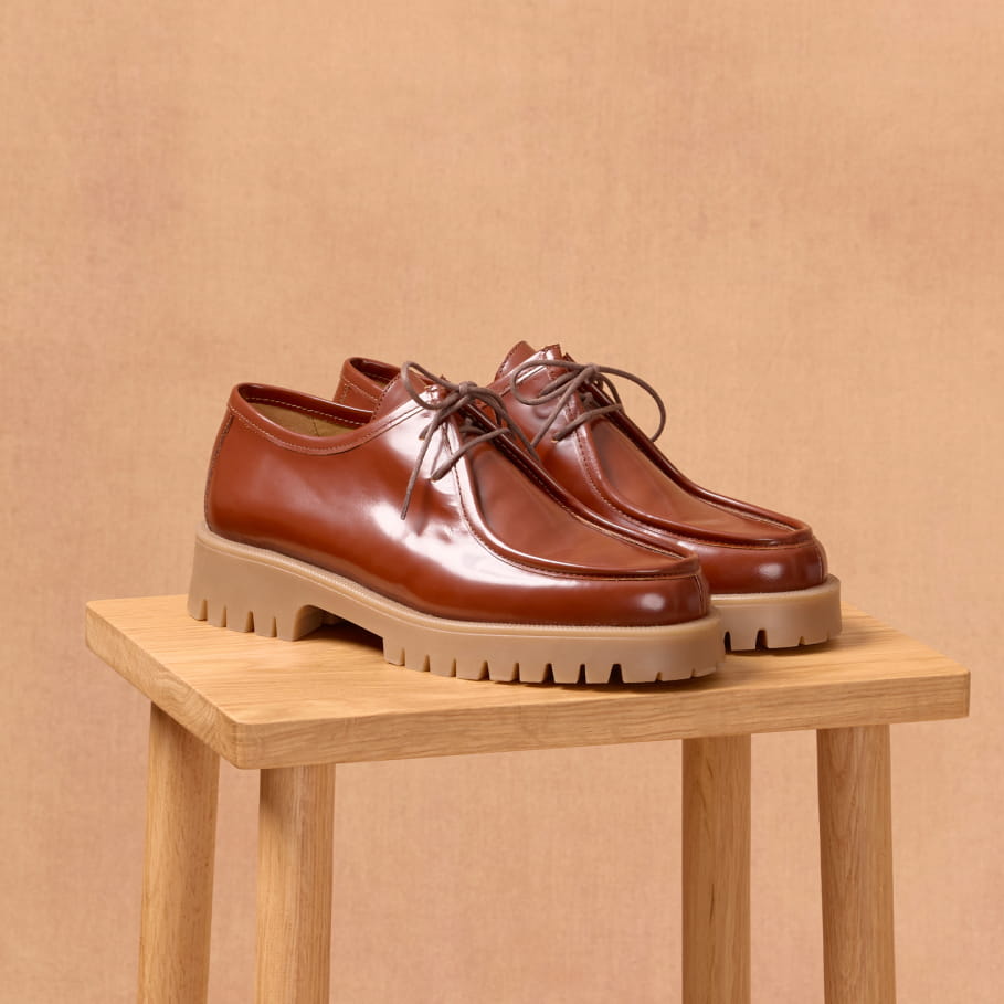 wallabee-derbies aus cognacfarbenem leder für damen