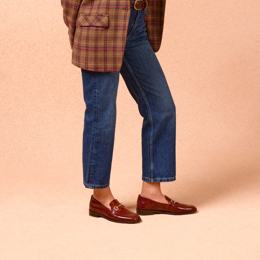 braune Mokassins für Frauen aus Lackleder mit Schildpattmuster