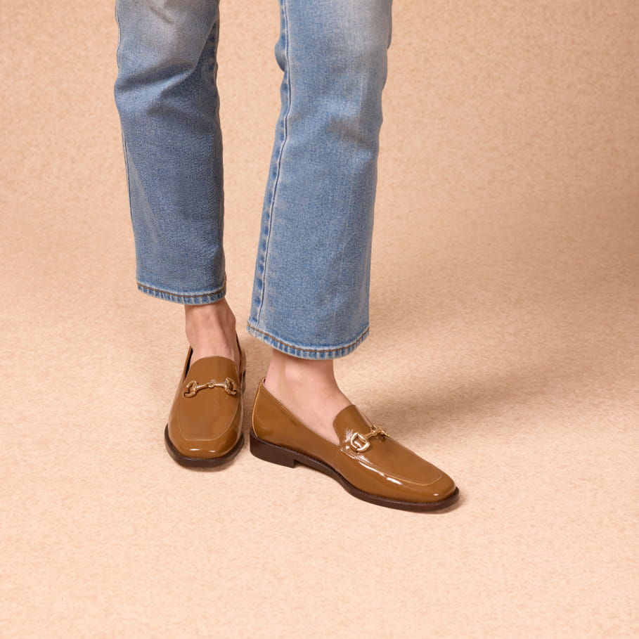 mocassins à mors en cuir verni olive pour femme