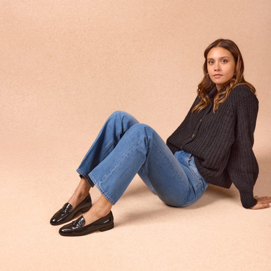 mocassins en cuir noir reptile pour femme