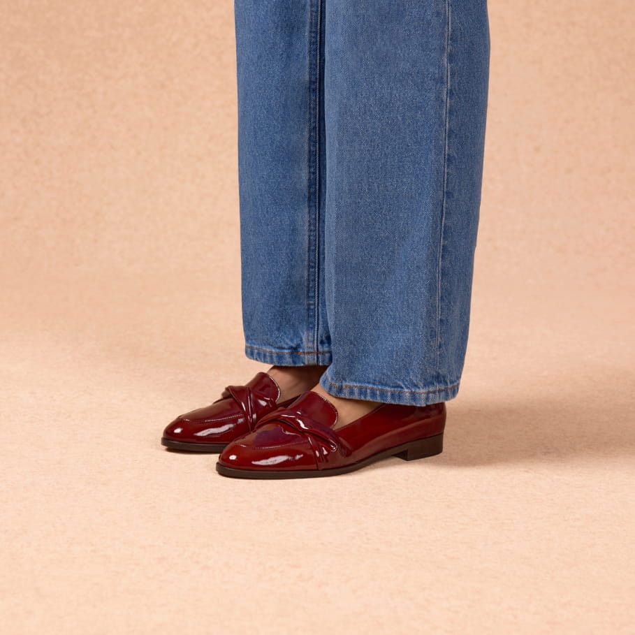 mocassins en cuir verni grenat pour femme