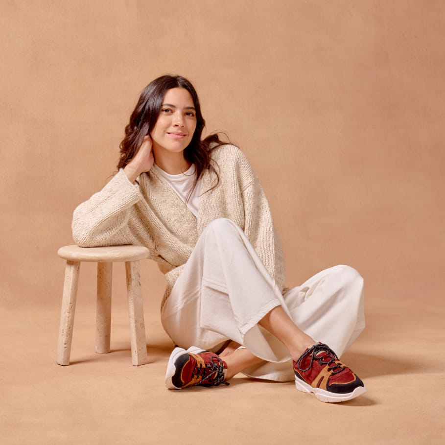 sneakers en cuir grenat et leopard pour femme