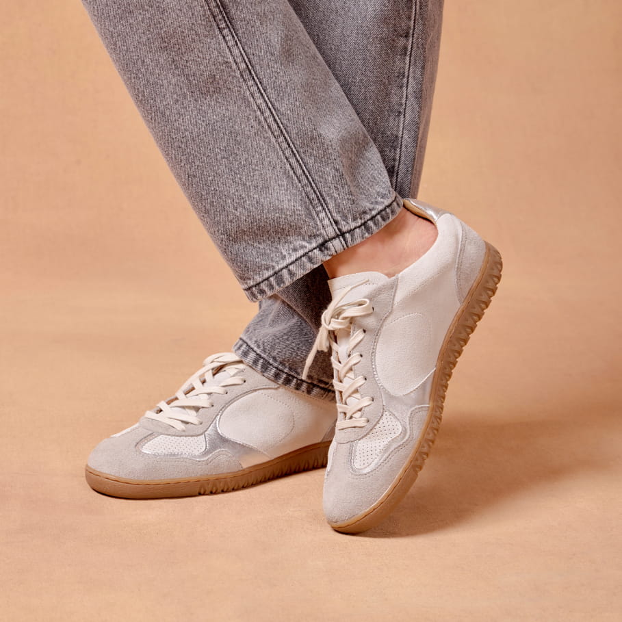 weiße und silberne Sneakers aus Leder für Frauen