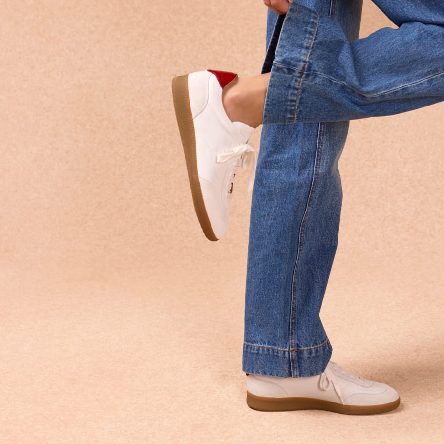 Sneaker aus rotem Lackleder für Damen