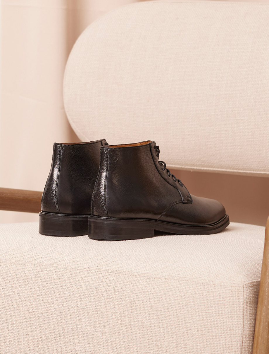 Boots en Cuir Grainé pour Homme Noir Modèle Chukka Boots City