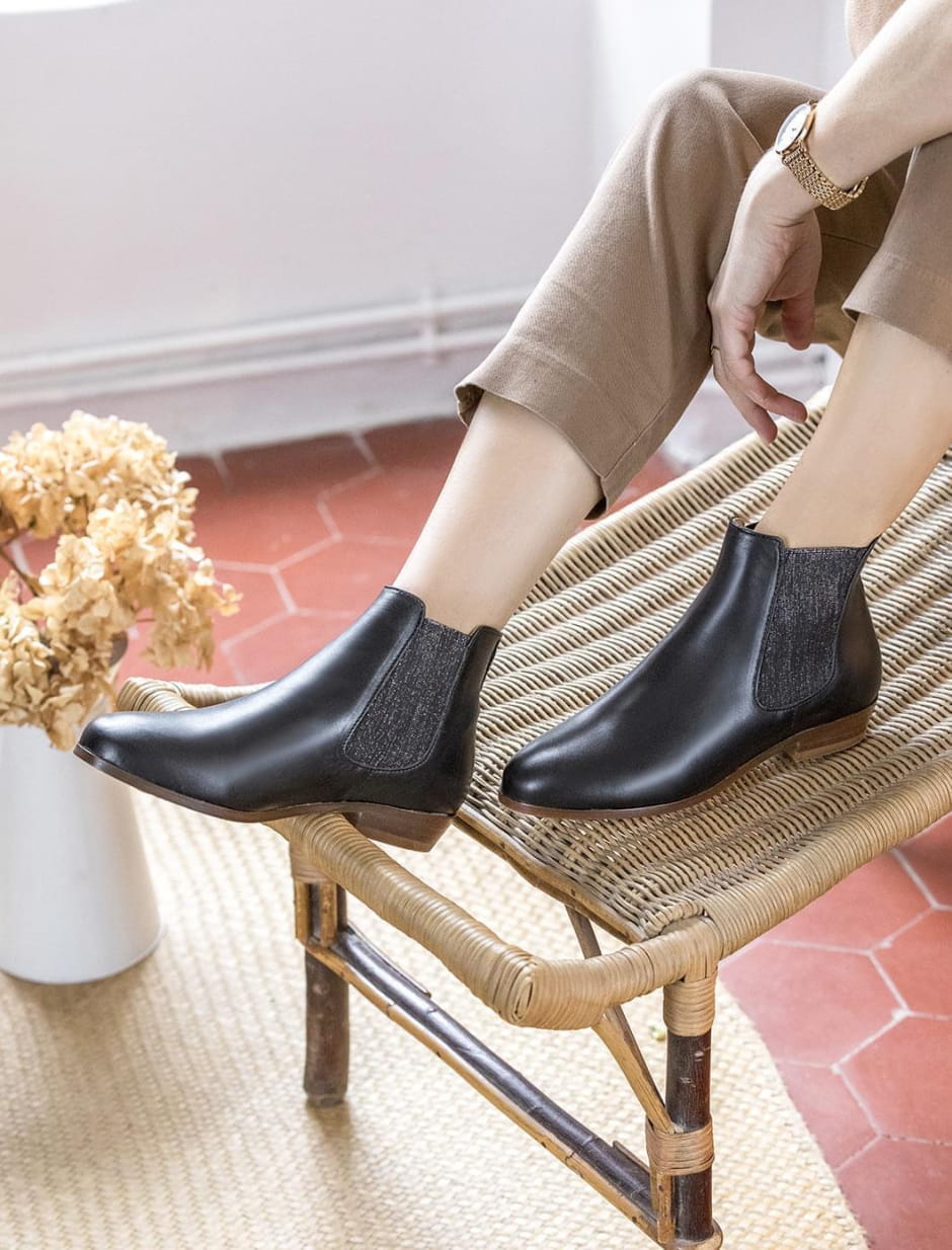 pied de biche chelsea boots